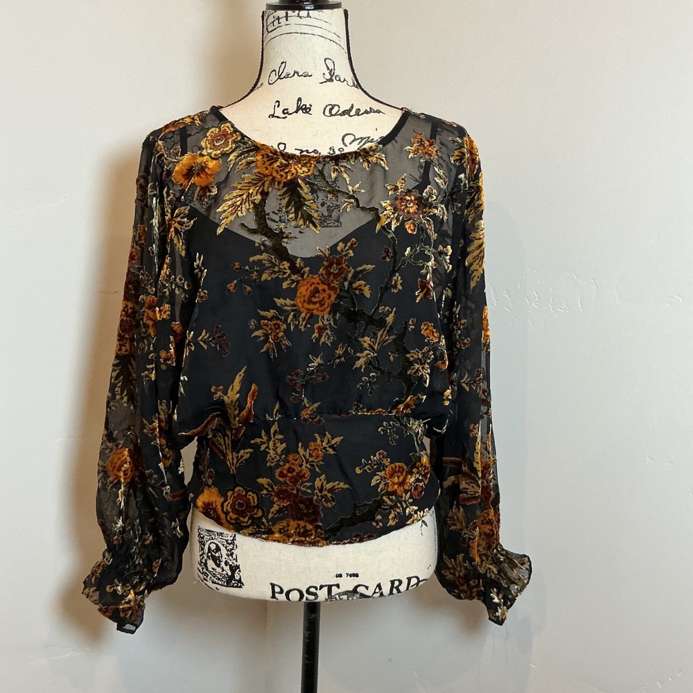 ASTR The Label Floral Velvet Burnout Smocked Blouse Black Gold Multi M ACT16234B
